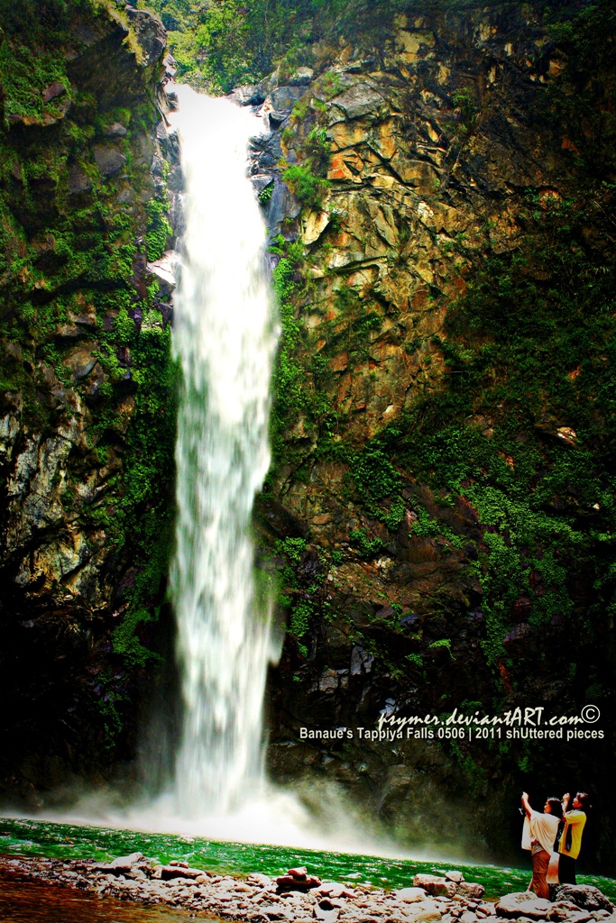 Tappiya Waterfalls again! I'm trying to capture the two ladies doing their shots as well hehe! --click on image for a full view