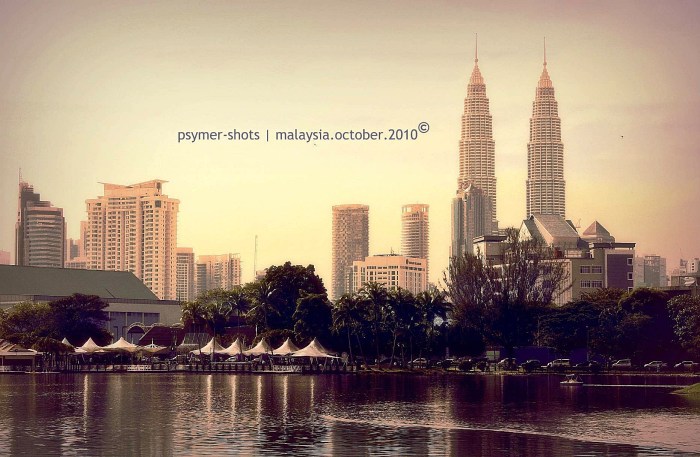 Titiwangsa Lake  --click on image for a full view :)