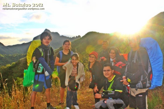 Meeting new friends at Baulao :)  --click on image for a full view :)